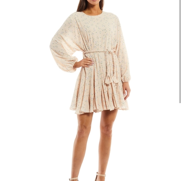 Gianni Bini Riley Floral Braided Belt Long Balloon Sleeve Crew Neck Swin… - Picture 1 of 6